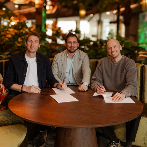 Abovomaxlead - 26_1124616-1×1-Abovo-Maxlead-X-Awesome-ondertekenen